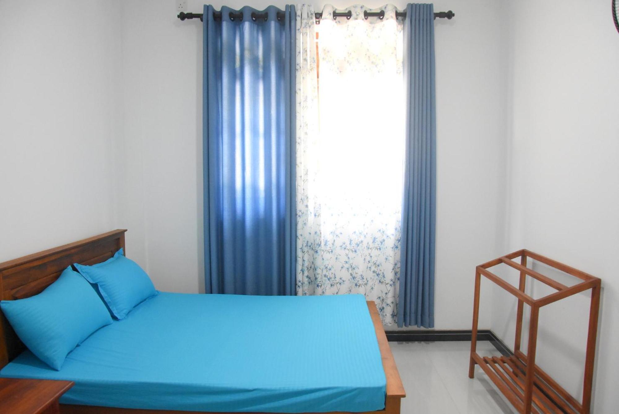 Silverline Guest House 阿努拉德普勒 外观 照片