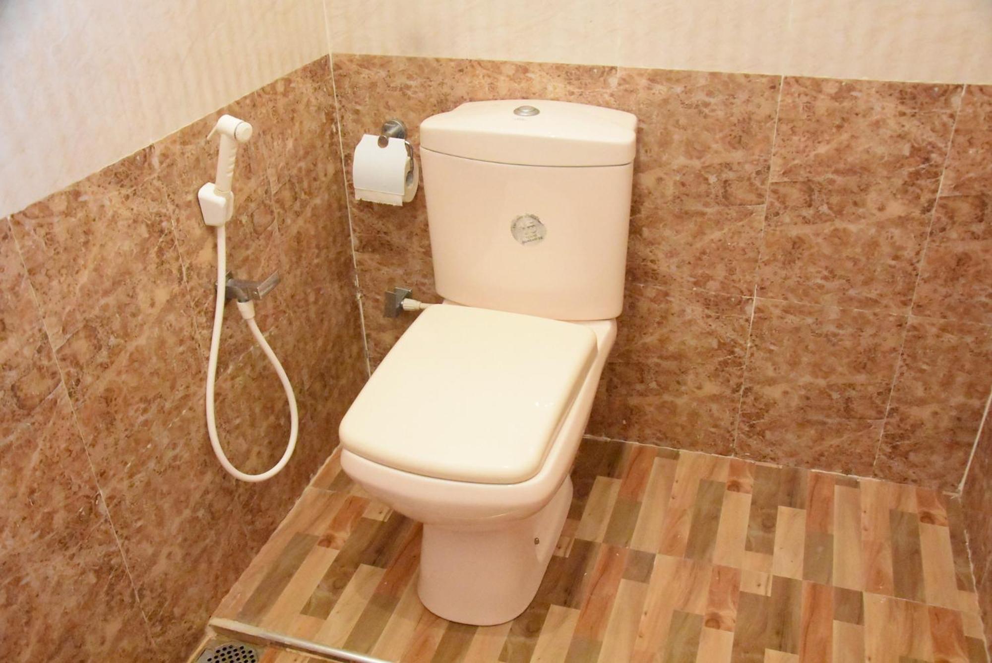 Silverline Guest House 阿努拉德普勒 外观 照片