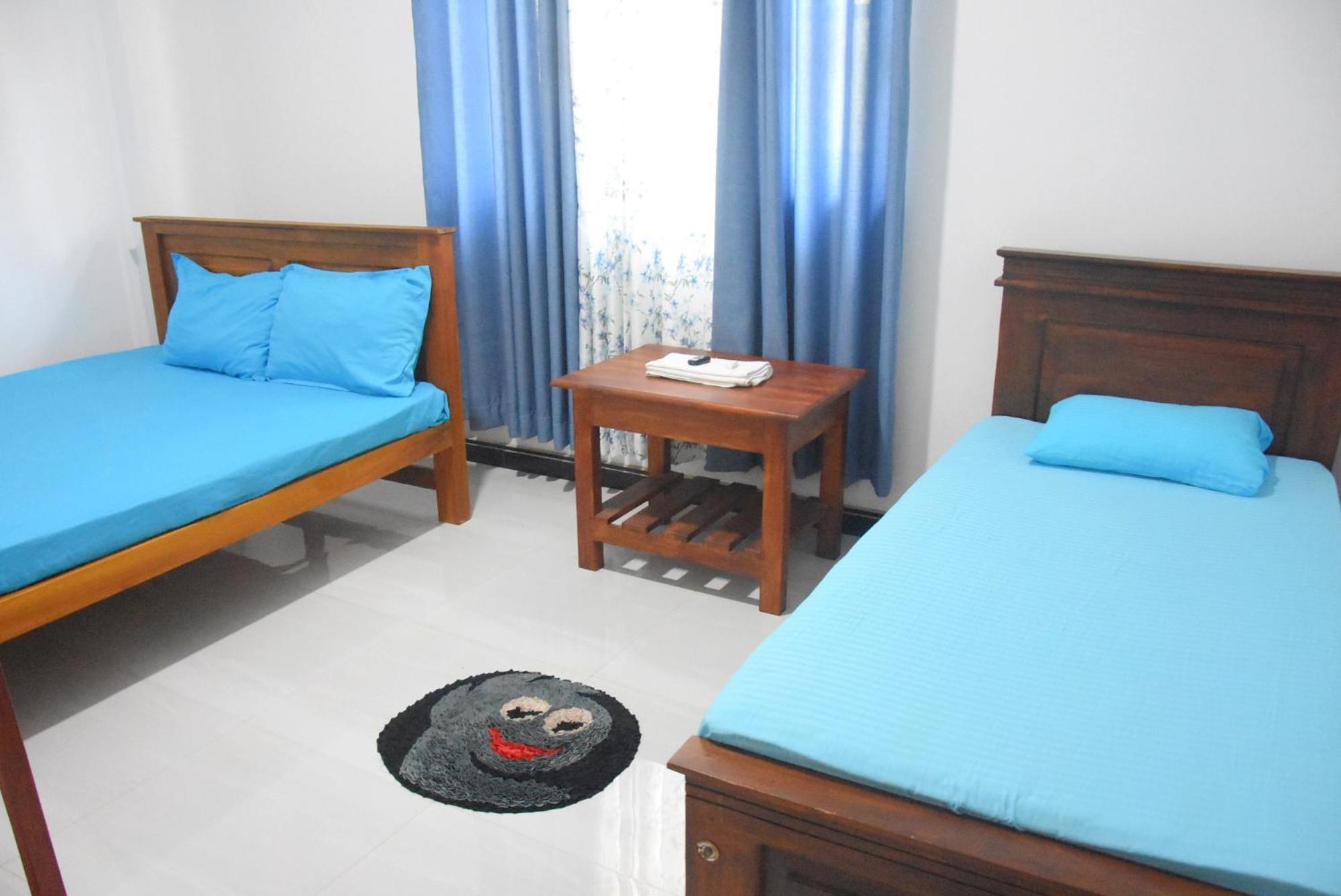 Silverline Guest House 阿努拉德普勒 外观 照片