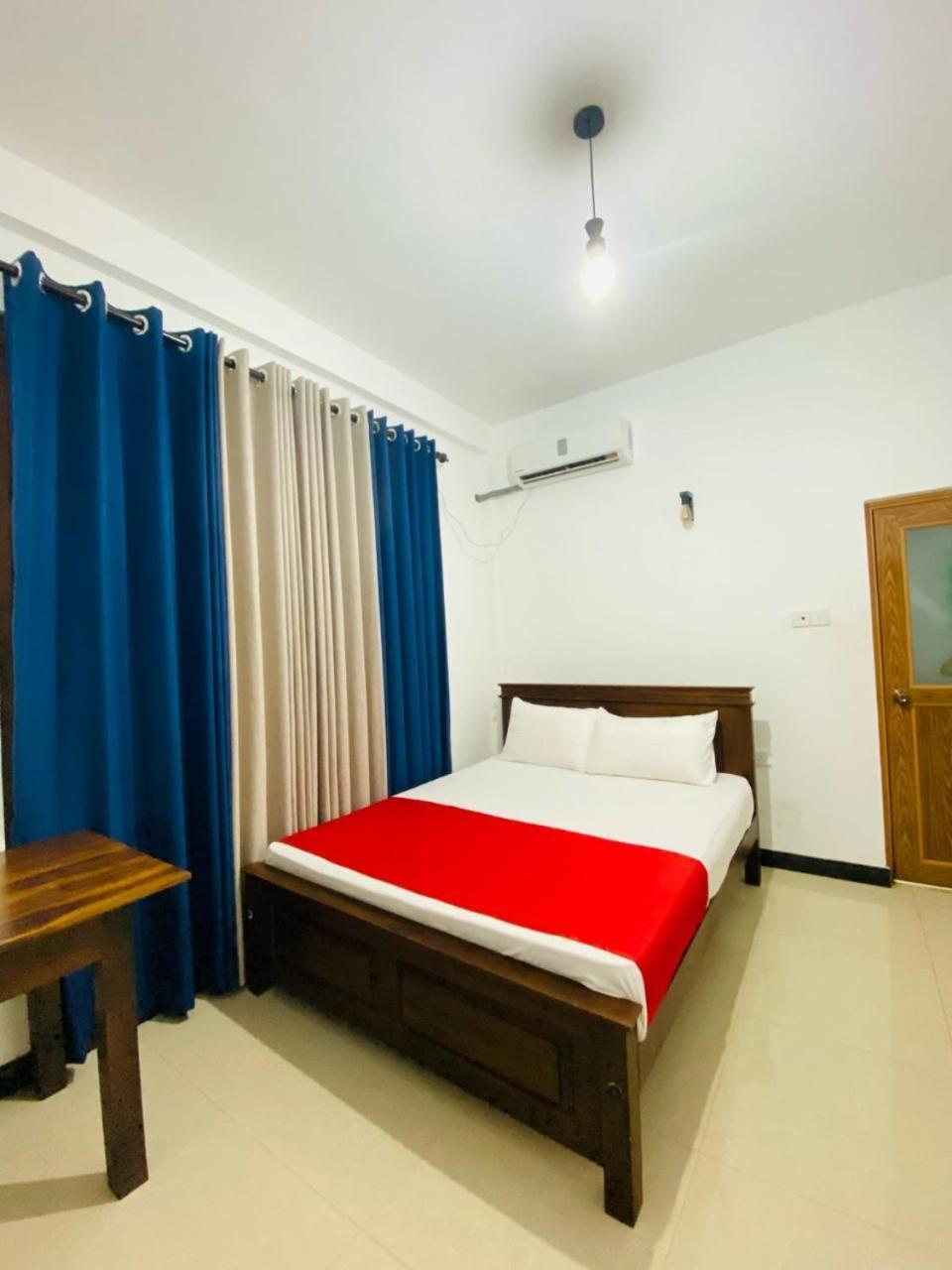 Silverline Guest House 阿努拉德普勒 客房 照片