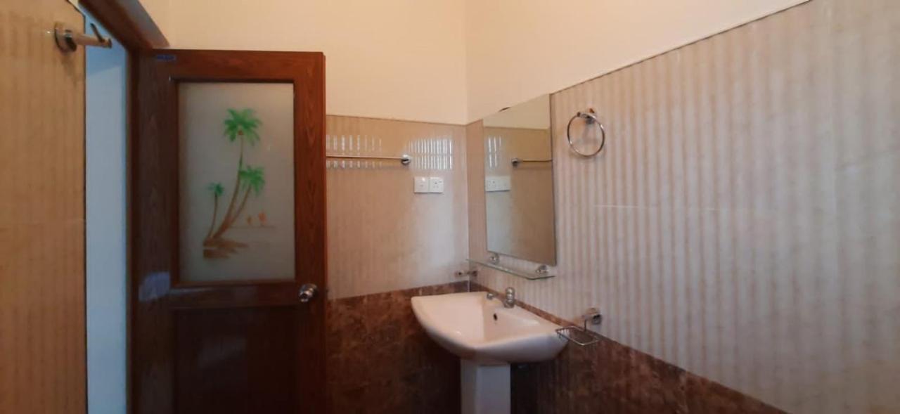 Silverline Guest House 阿努拉德普勒 客房 照片