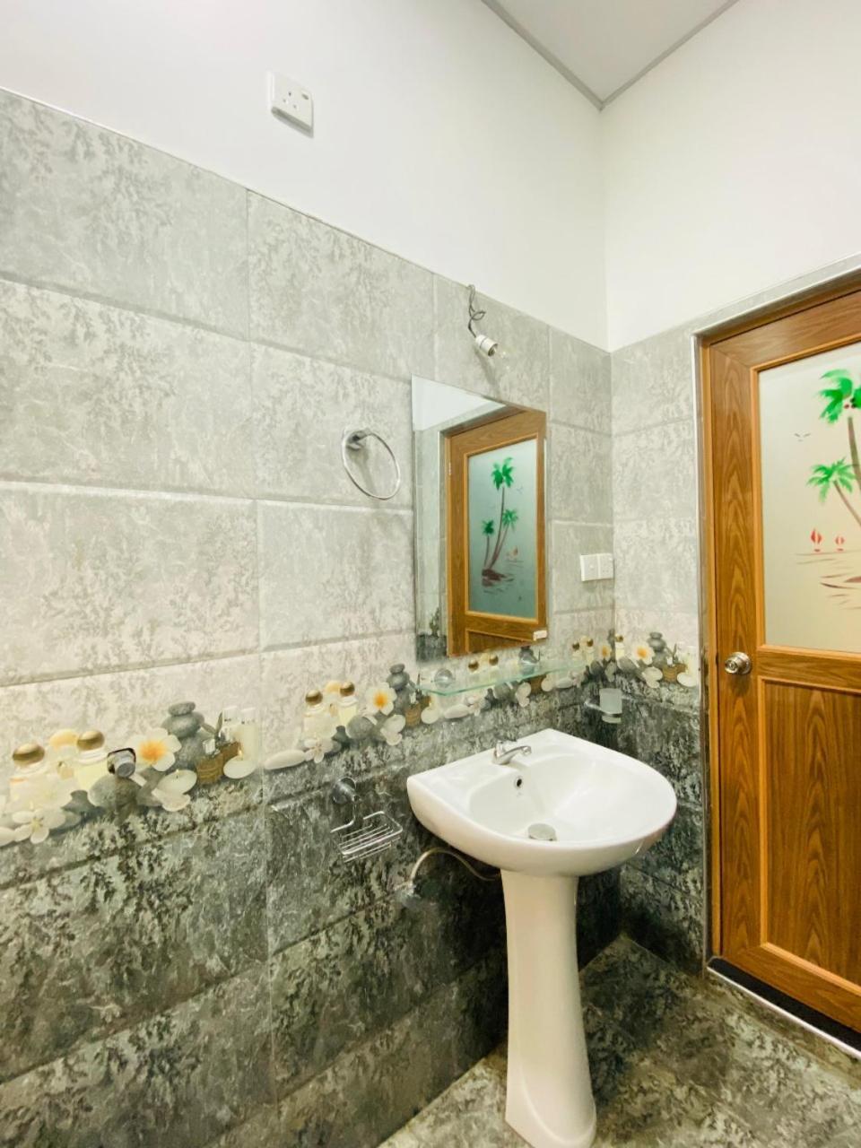 Silverline Guest House 阿努拉德普勒 客房 照片