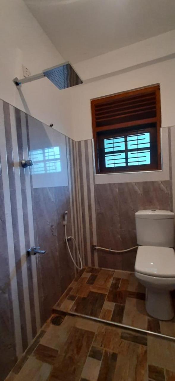 Silverline Guest House 阿努拉德普勒 客房 照片