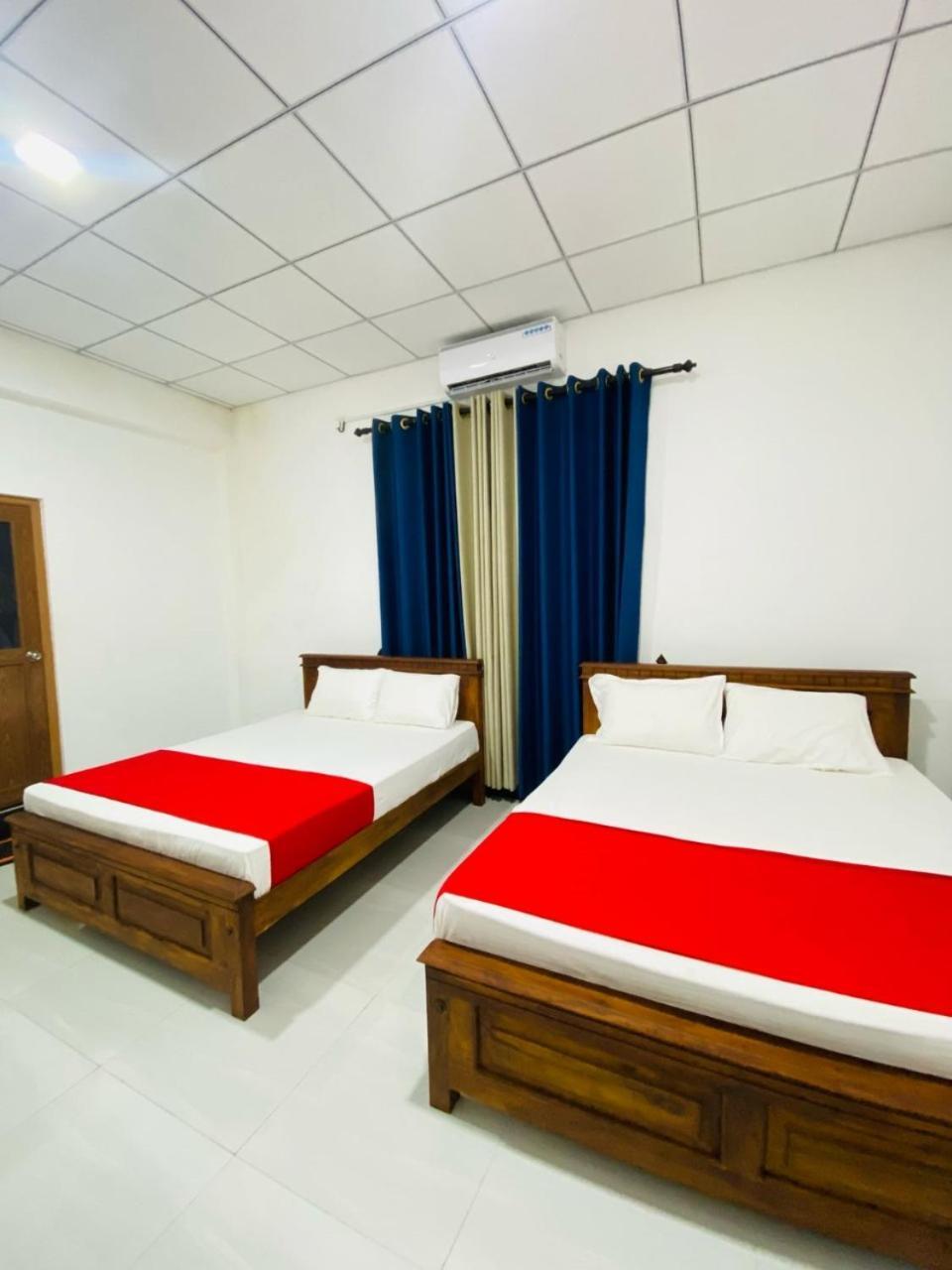 Silverline Guest House 阿努拉德普勒 外观 照片