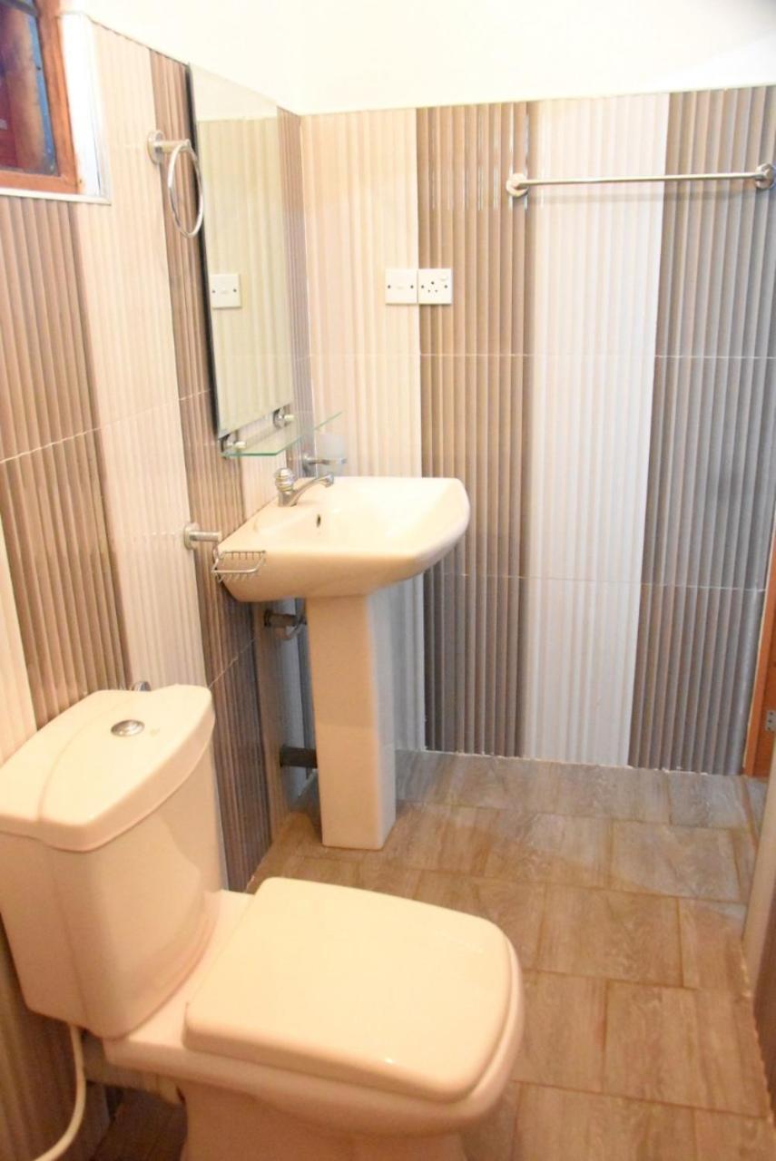 Silverline Guest House 阿努拉德普勒 客房 照片
